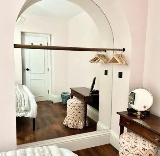 Redland - 3 * Bristol