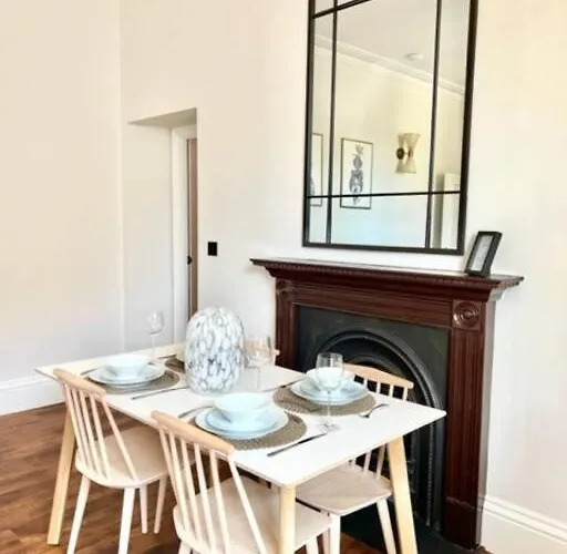 Redland - 3 * Bristol