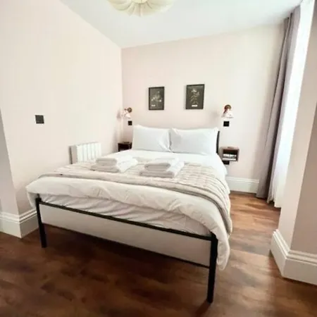 Redland - 3 Bristol