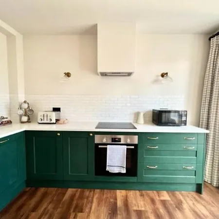 Redland - 3 * Bristol