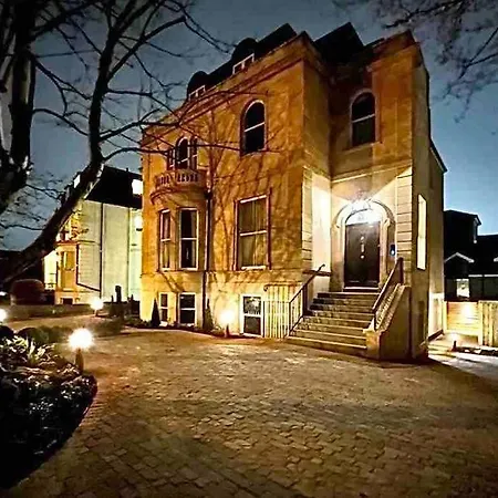 Redland - 3 * Bristol