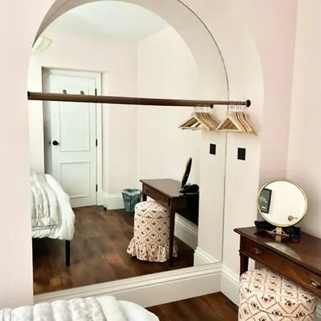 Redland - 3 * Bristol